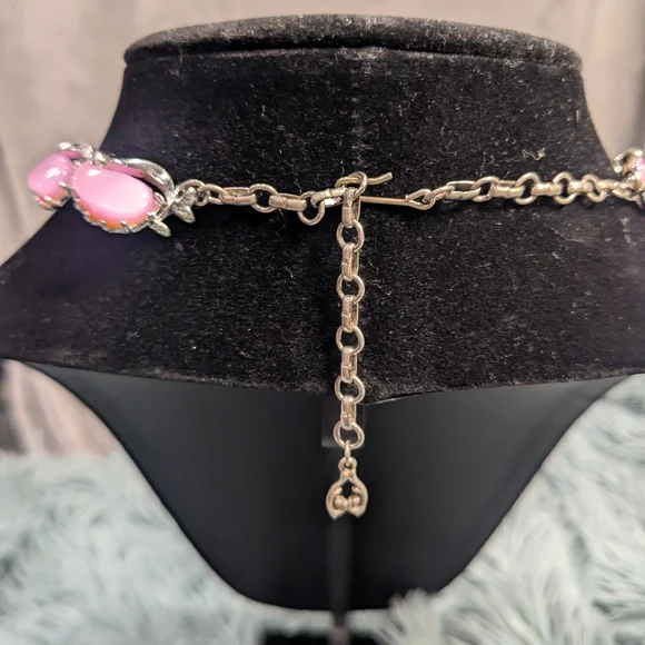 1950s Vintage Thermoset Barbie Pink 3 Piece Jewelry Set - Picture 9 of 15